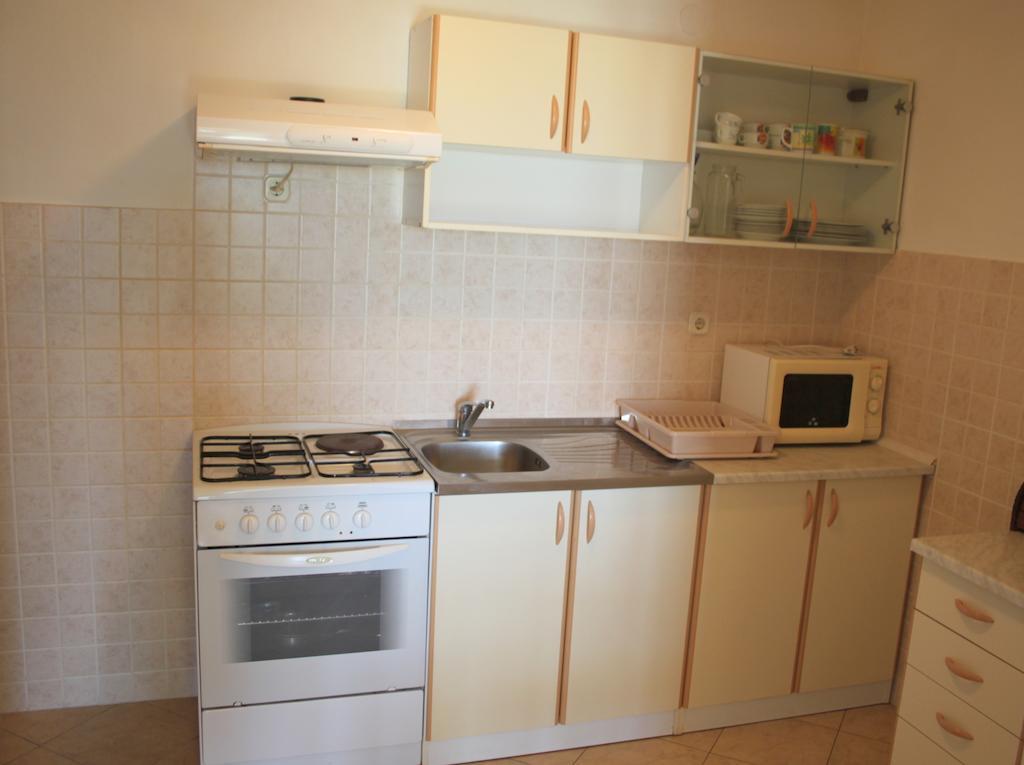 Apartments Zoran Povljana Ruang foto